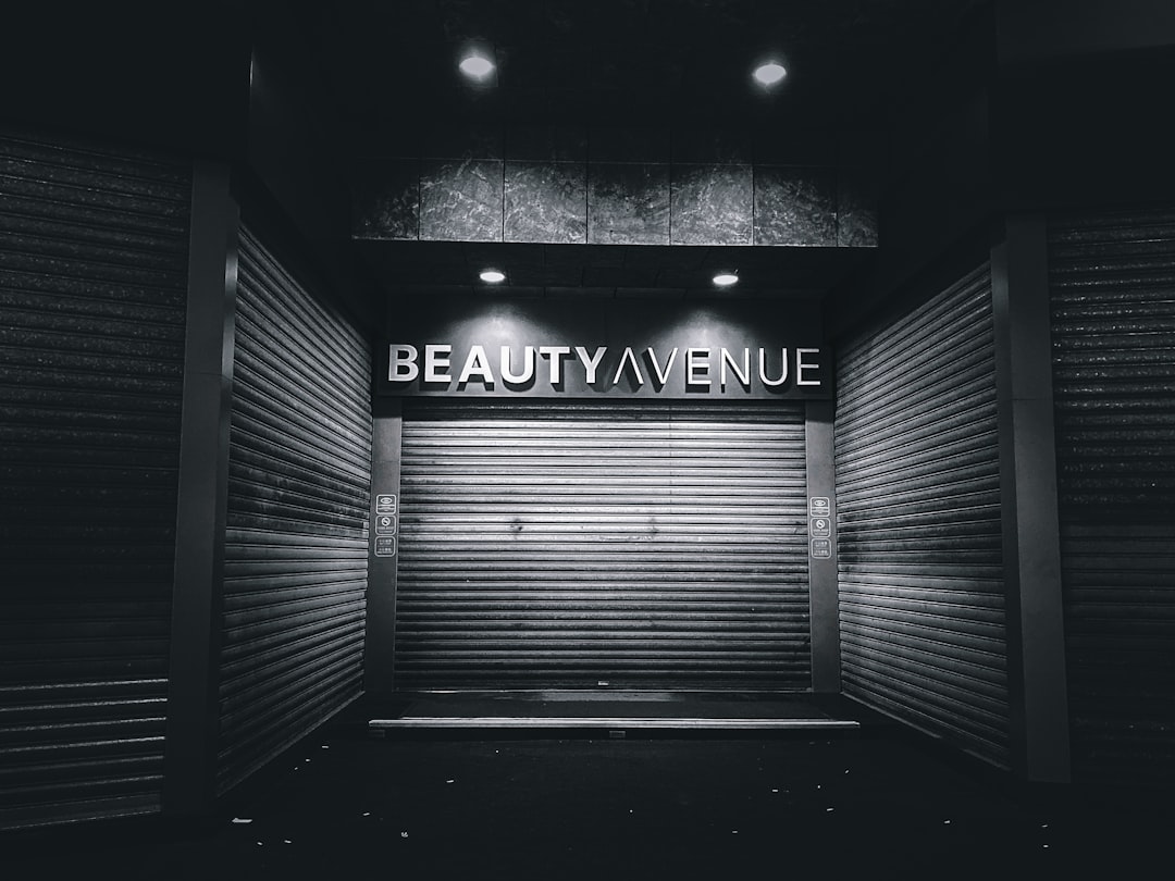 Makeup Artist Certification Logo